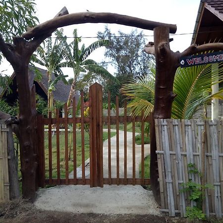 Rose Bungalow Hotel Pemenang Bagian luar foto