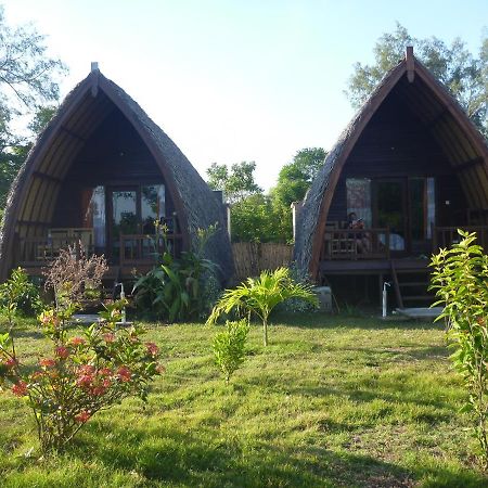 Rose Bungalow Hotel Pemenang Bagian luar foto