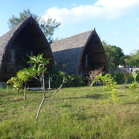 Rose Bungalow Hotel Pemenang Bagian luar foto