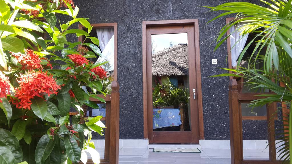 Rose Bungalow Hotel Pemenang Bagian luar foto