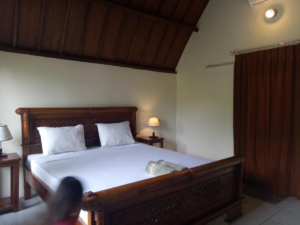 Rose Bungalow Hotel Pemenang Bagian luar foto