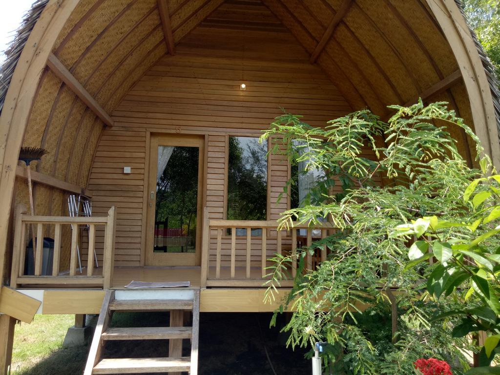 Rose Bungalow Hotel Pemenang Bagian luar foto
