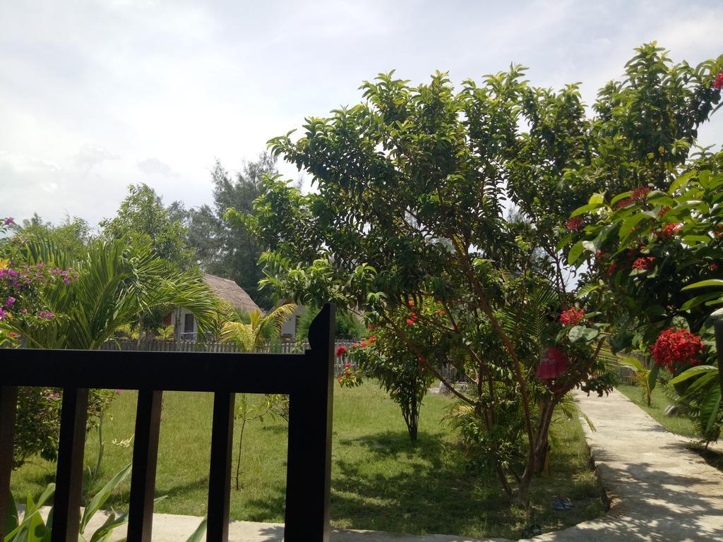 Rose Bungalow Hotel Pemenang Bagian luar foto