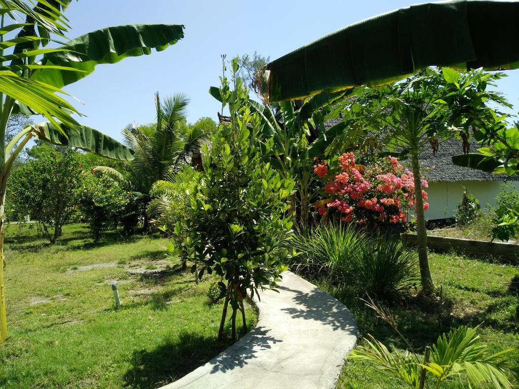 Rose Bungalow Hotel Pemenang Bagian luar foto