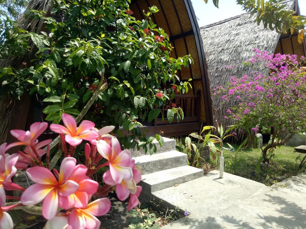 Rose Bungalow Hotel Pemenang Bagian luar foto