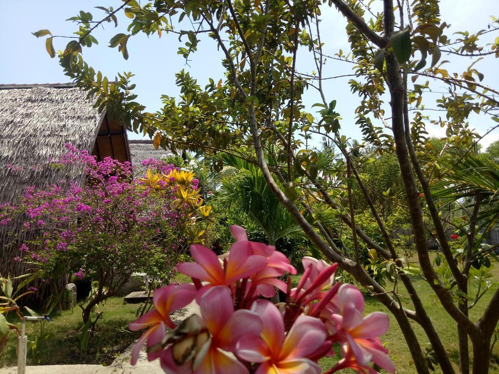 Rose Bungalow Hotel Pemenang Bagian luar foto