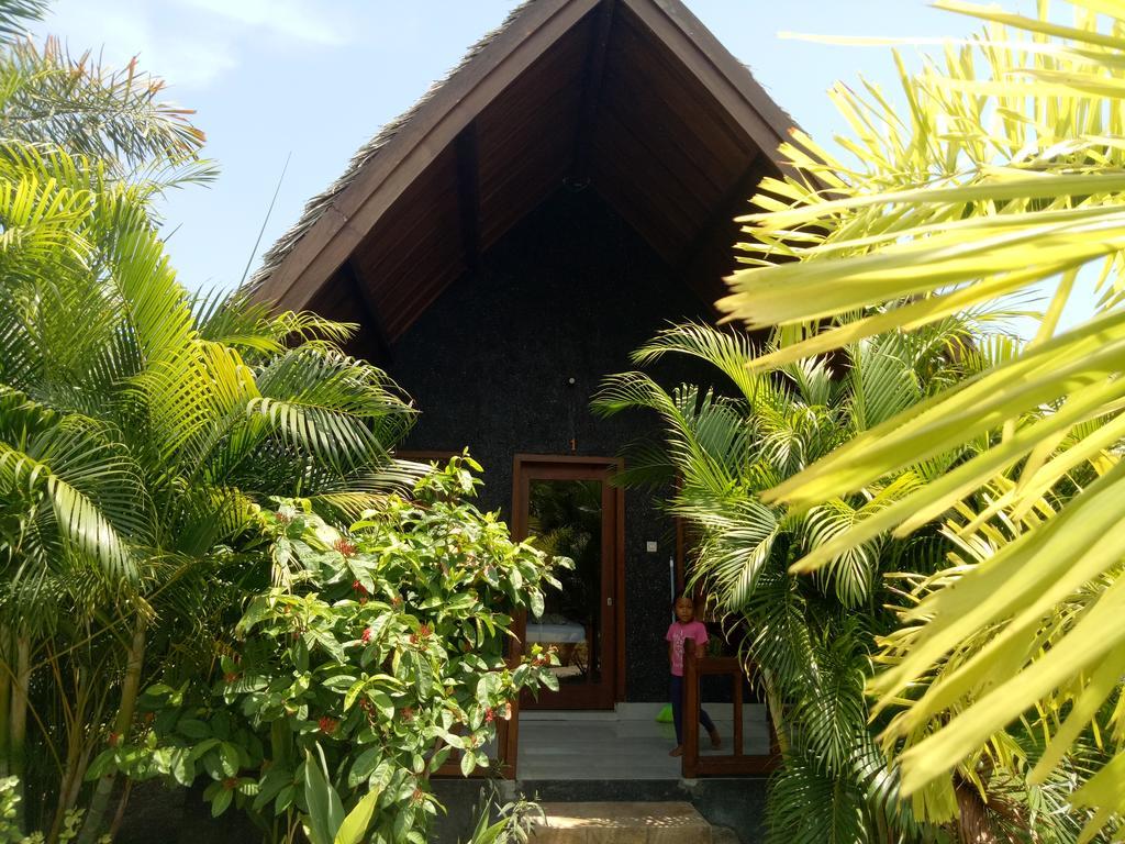 Rose Bungalow Hotel Pemenang Bagian luar foto